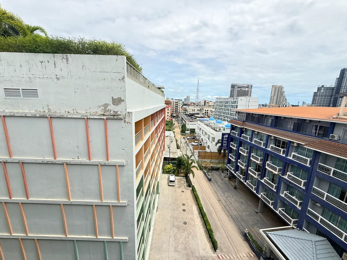 Large City View 1 Bed 1 Bath Condo In Central Pattaya photo 3