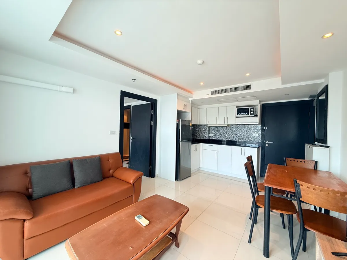Large City View 1 Bed 1 Bath Condo In Central Pattaya photo 6
