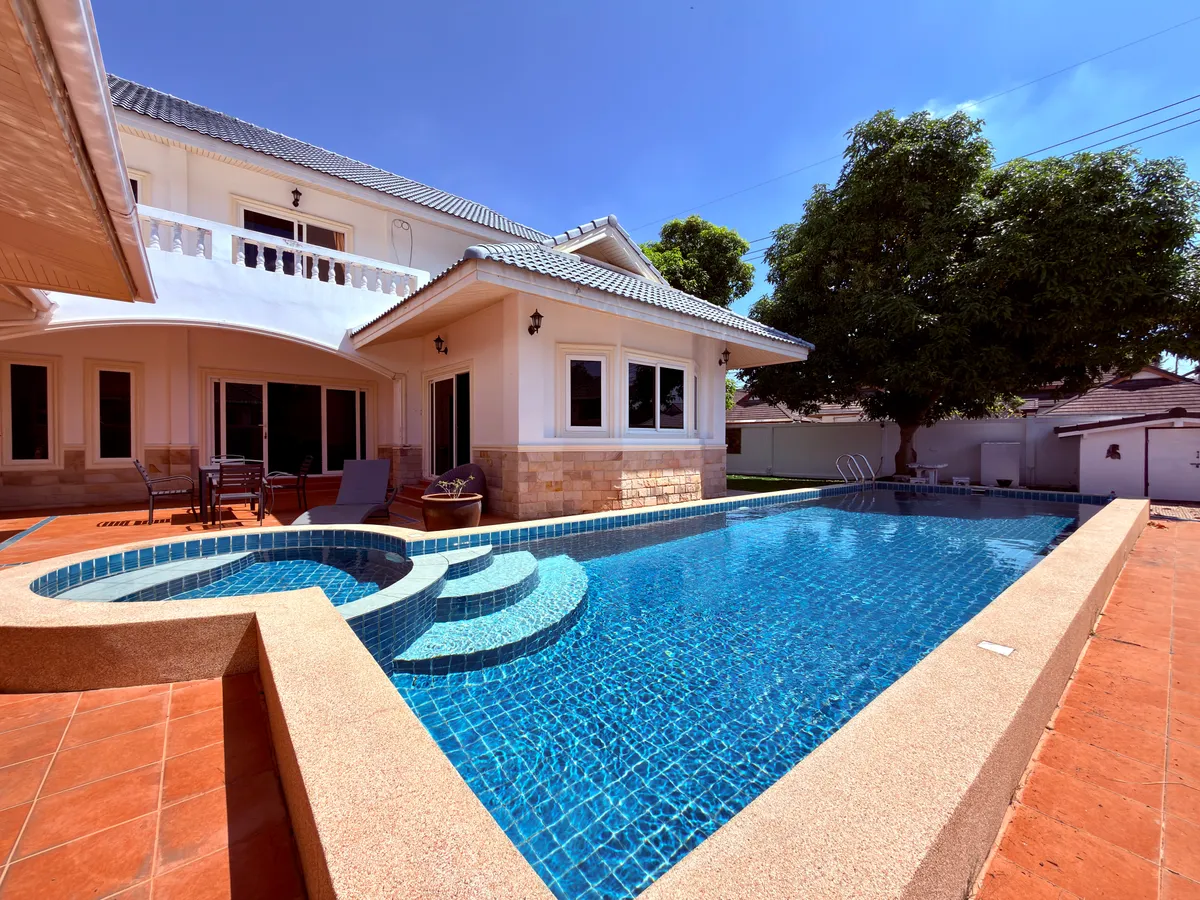 5 Bed 4 Bath House with Private Pool For Rent in Soi Siam Country Club photo 6