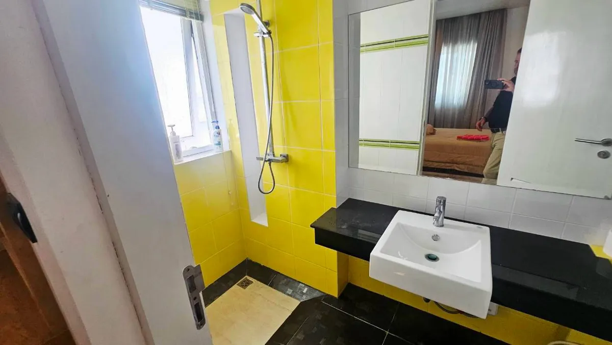 3 Bedroom 4 Bedroom house with private pool photo 25