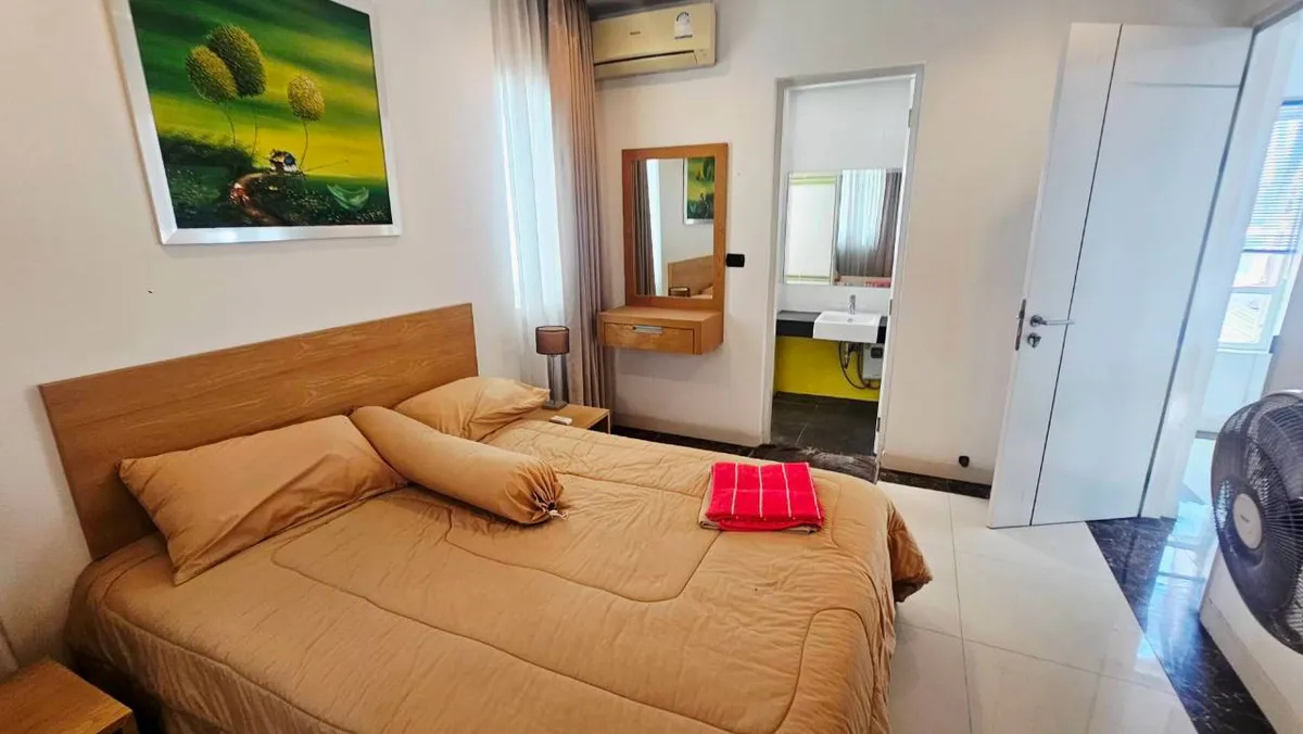 3 Bedroom 4 Bedroom house with private pool photo 16