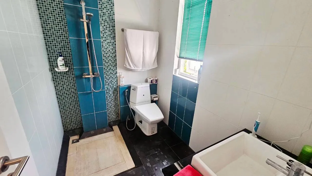 3 Bedroom 4 Bedroom house with private pool photo 26