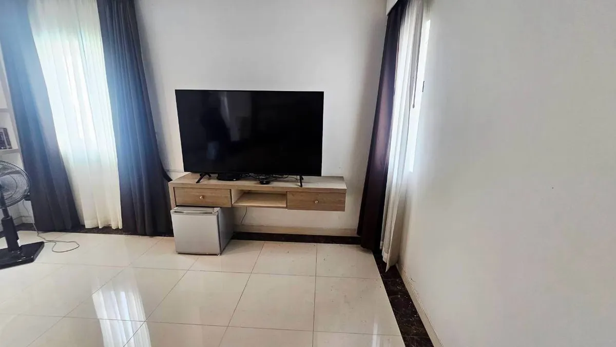 3 Bedroom 4 Bedroom house with private pool photo 12