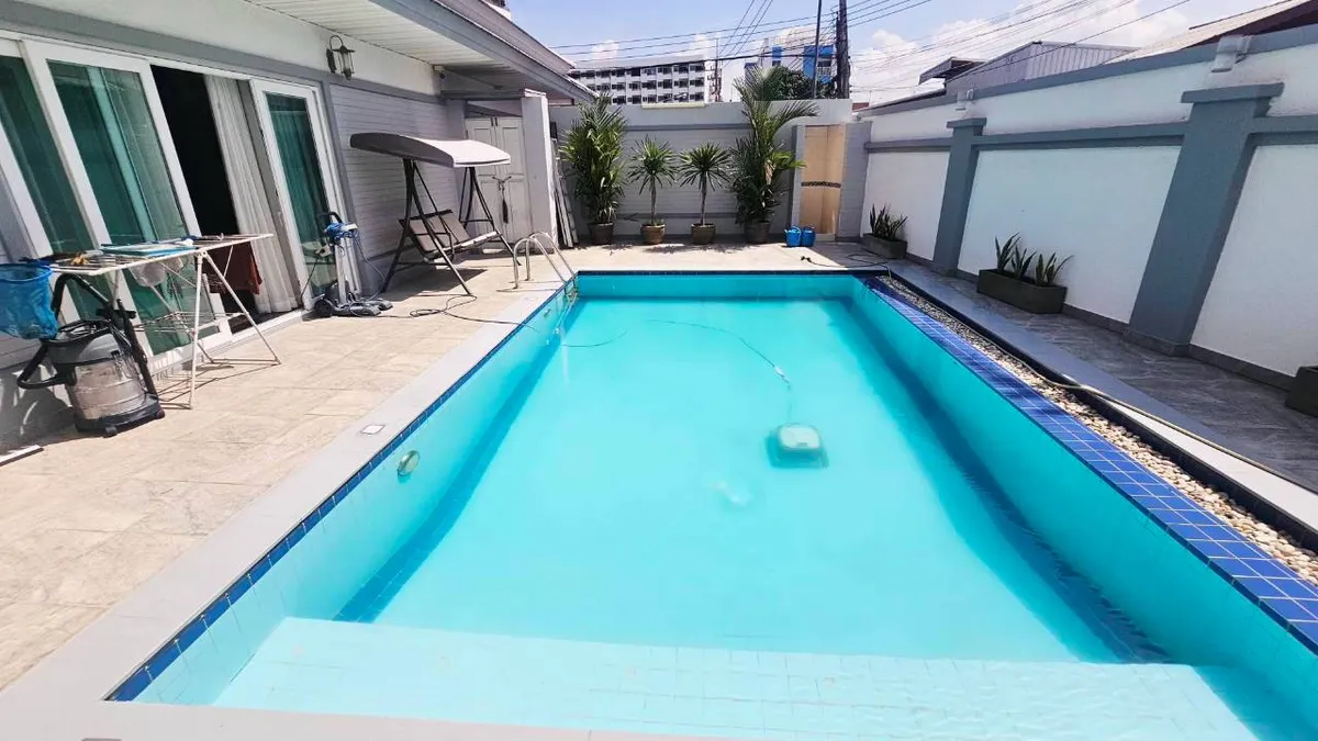 3 Bedroom 4 Bedroom house with private pool photo 5
