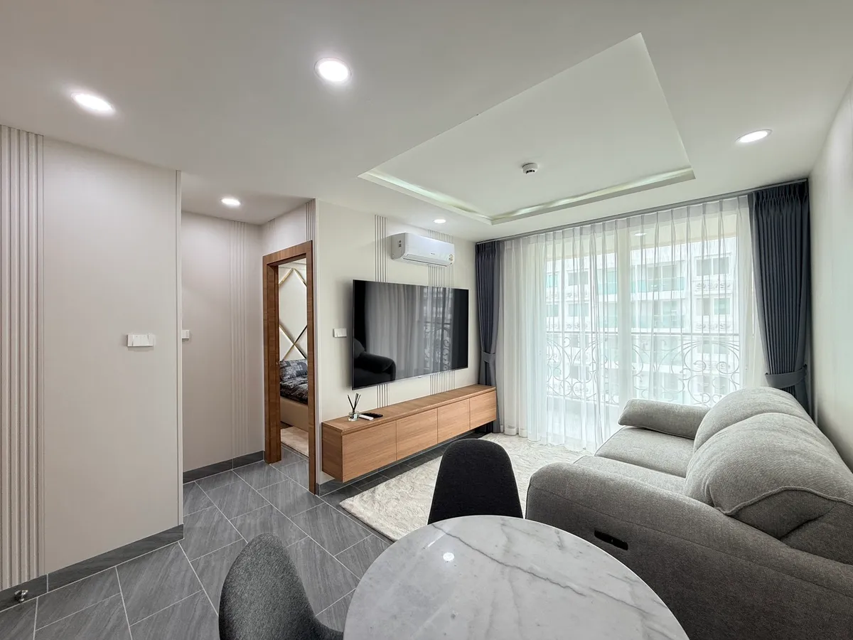 For Rent: Fully Renovated 1-Bed, 7th Floor — Paradise Park Jomtien