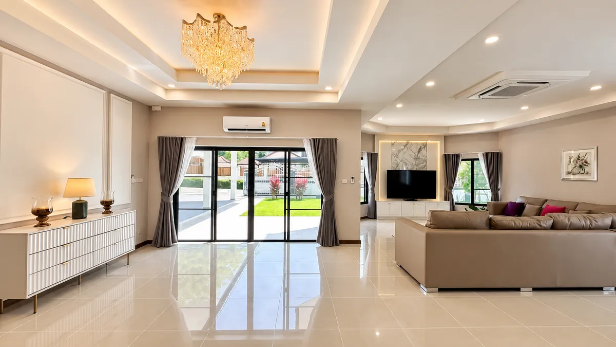 Luxury 4-Bedroom Pool Villa with Guesthouse, 100m from Mabprachan Lake. photo 29
