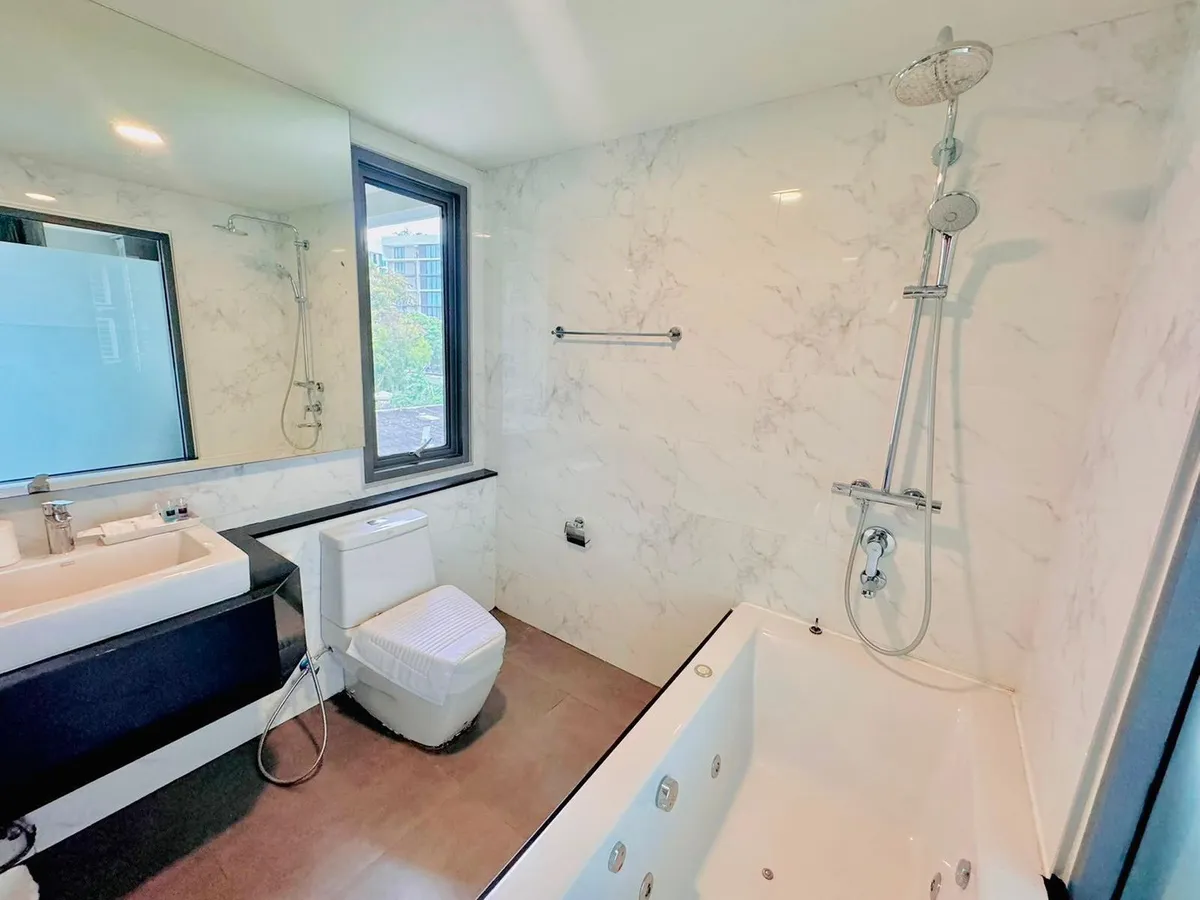 Condo for rent at Saint Senate photo 9