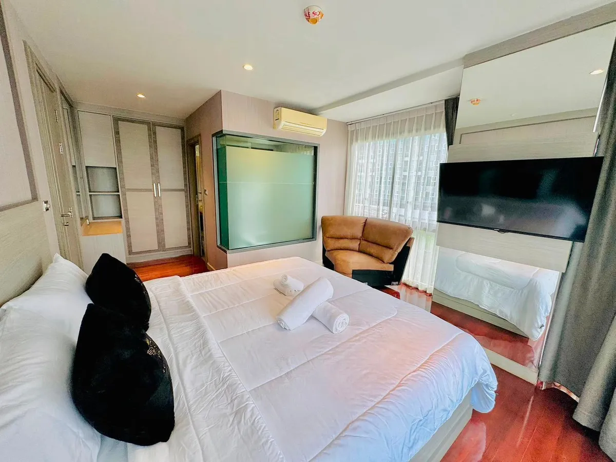 Condo for rent at Saint Senate photo 12