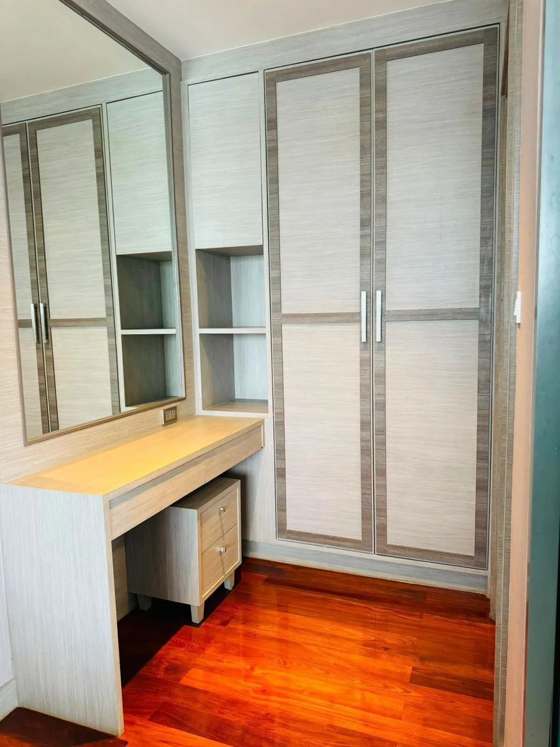Condo for rent at Saint Senate photo 8