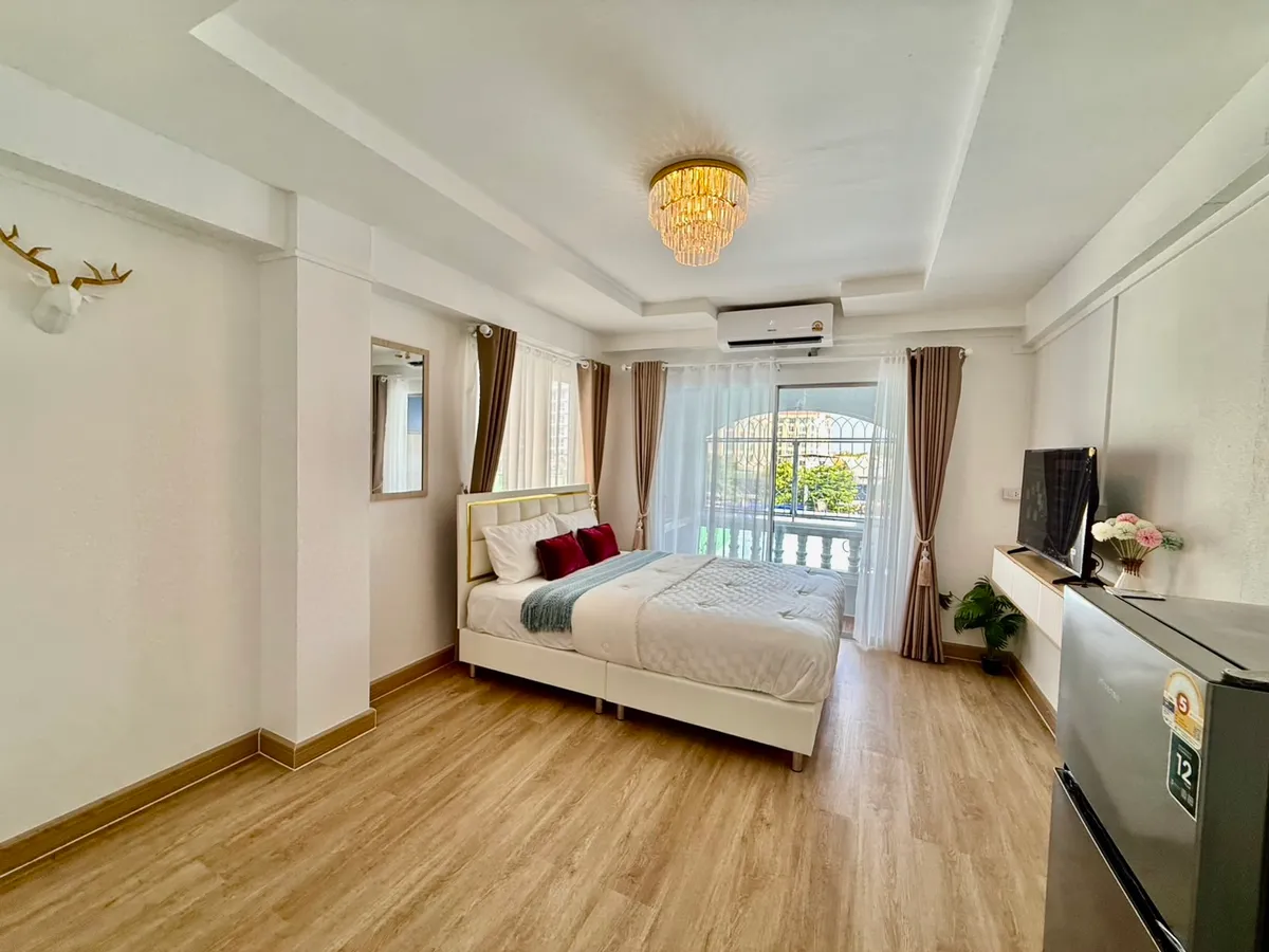 Corner room Studio 1 Bathroom in Central pattaya