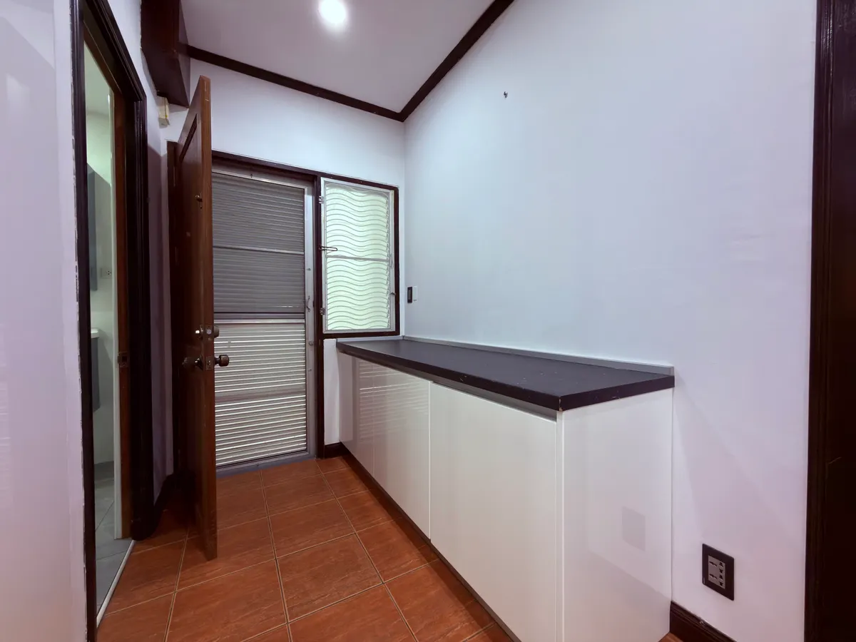 Bright & Spacious Renovated 2 Bedroom 1 Bathroom 81 SQM For Sale in Jomtien photo 8