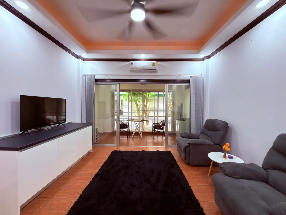 Bright & Spacious Renovated 2 Bedroom 1 Bathroom 81 SQM For Sale in Jomtien photo 3