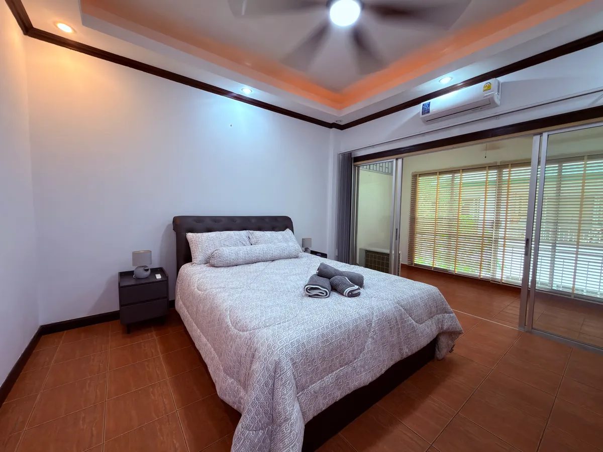 Bright & Spacious Renovated 2 Bedroom 1 Bathroom 81 SQM For Sale in Jomtien photo 12