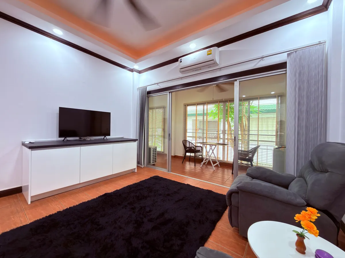 Bright & Spacious Renovated 2 Bedroom 1 Bathroom 81 SQM For Sale in Jomtien