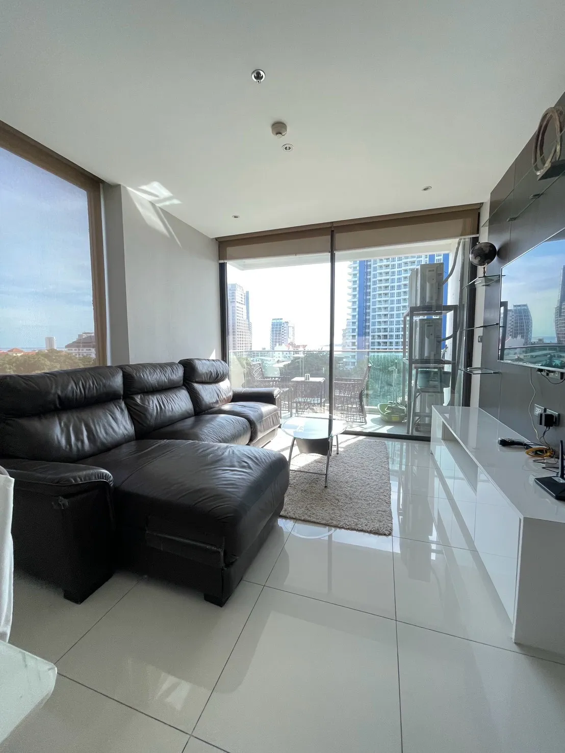 Modern 2 bed condo for sale at The Point