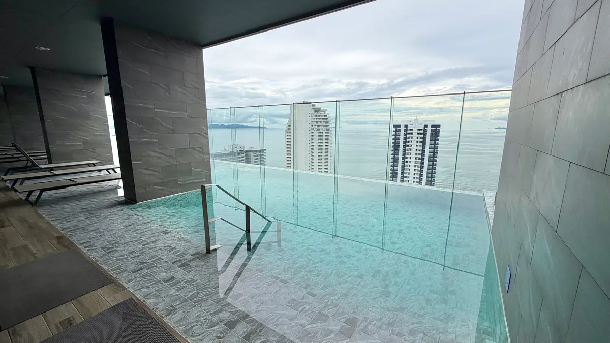 One bedroom Condo For rent in Prahtamnak
