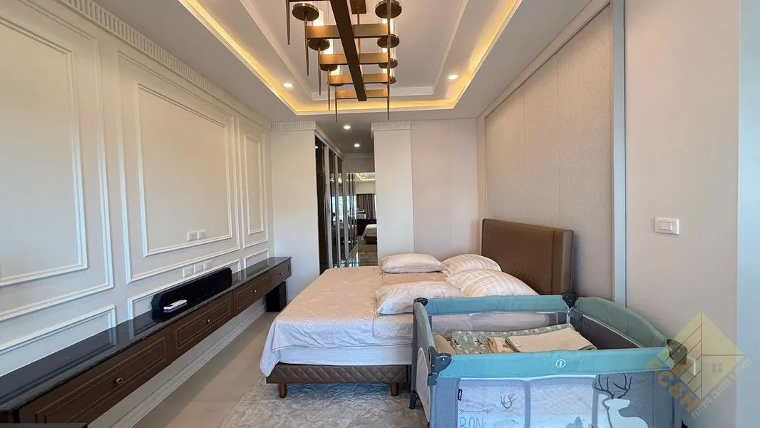 Beachfront 2 Bedroom Condo for Sale in Jomtien photo 9