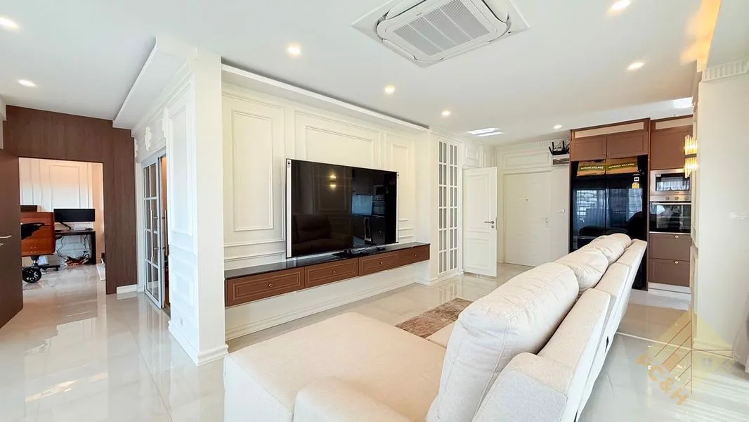 Beachfront 2 Bedroom Condo for Sale in Jomtien photo 3