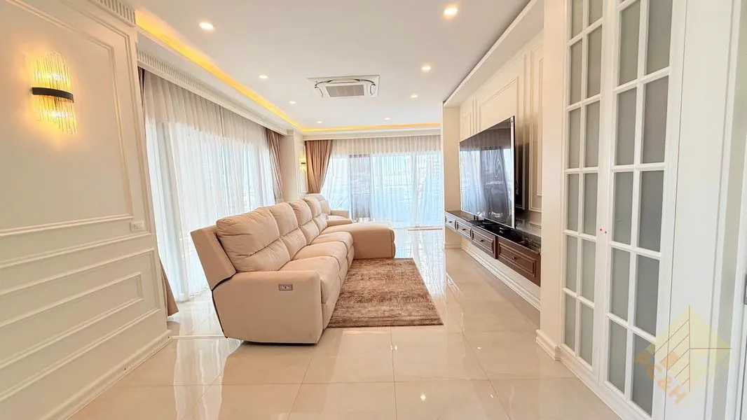 Beachfront 2 Bedroom Condo for Sale in Jomtien photo 5