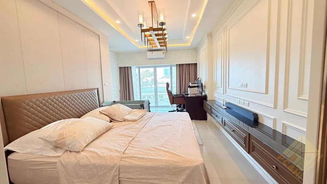 Beachfront 2 Bedroom Condo for Sale in Jomtien photo 10