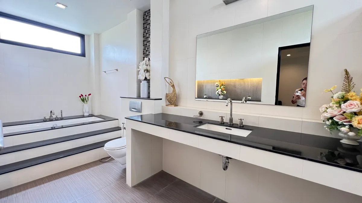 LUXURY 2-STOREY PRIVATE POOL VILLA FOR SALE 2-storey private pool villa 8 Bedrooms in South pattaya photo 19