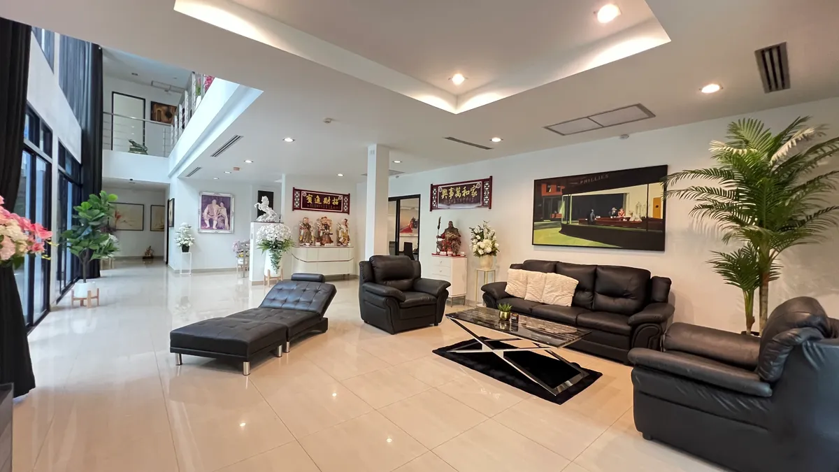 LUXURY 2-STOREY PRIVATE POOL VILLA FOR SALE 2-storey private pool villa 8 Bedrooms in South pattaya photo 4