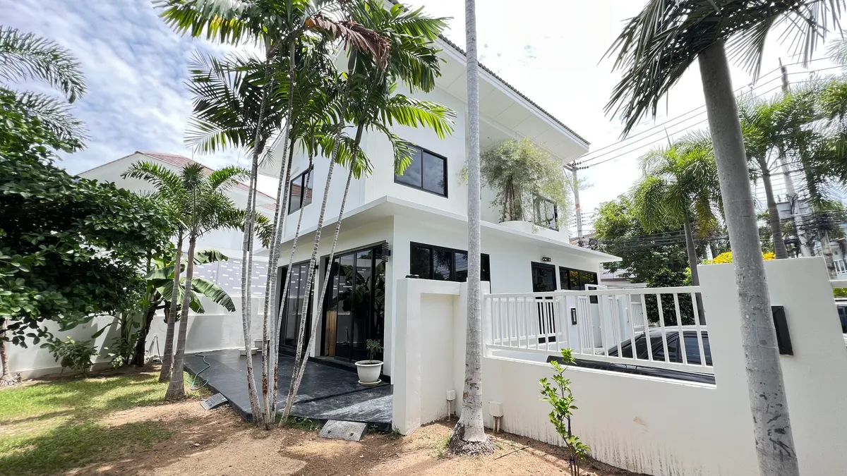 LUXURY 2-STOREY PRIVATE POOL VILLA FOR SALE 2-storey private pool villa 8 Bedrooms in South pattaya photo 13