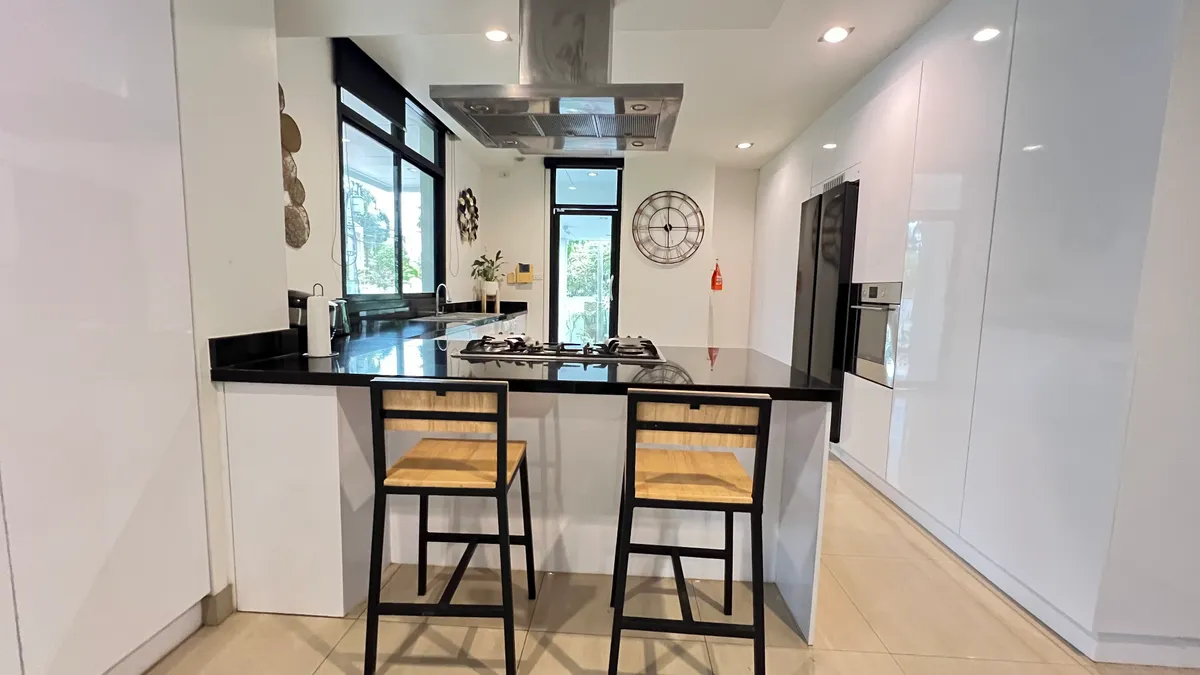 LUXURY 2-STOREY PRIVATE POOL VILLA FOR SALE 2-storey private pool villa 8 Bedrooms in South pattaya photo 24