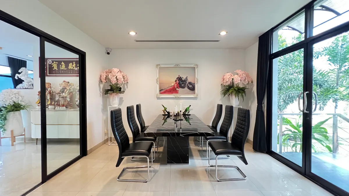LUXURY 2-STOREY PRIVATE POOL VILLA FOR SALE 2-storey private pool villa 8 Bedrooms in South pattaya photo 25