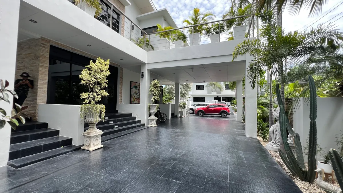 LUXURY 2-STOREY PRIVATE POOL VILLA FOR SALE 2-storey private pool villa 8 Bedrooms in South pattaya photo 14