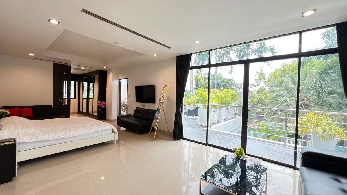 LUXURY 2-STOREY PRIVATE POOL VILLA FOR SALE 2-storey private pool villa 8 Bedrooms in South pattaya photo 20
