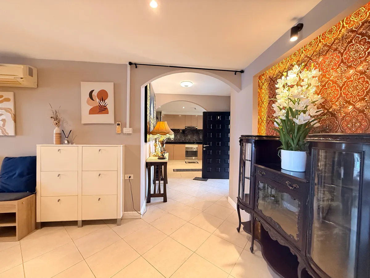 3 Bedroom 3 Bathroom in Pratumnak hill photo 3