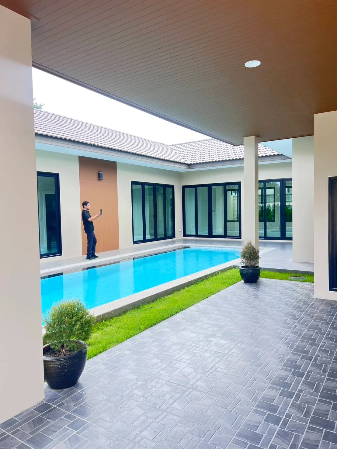 The Garden Ville Pool villa For Sale In East Pattaya
