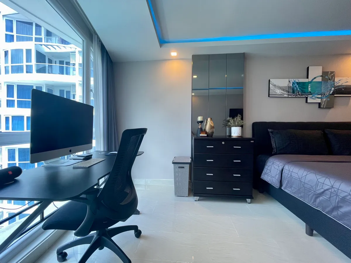 Grand Avenue A Large 1 Bedroom Condo For Rent photo 19
