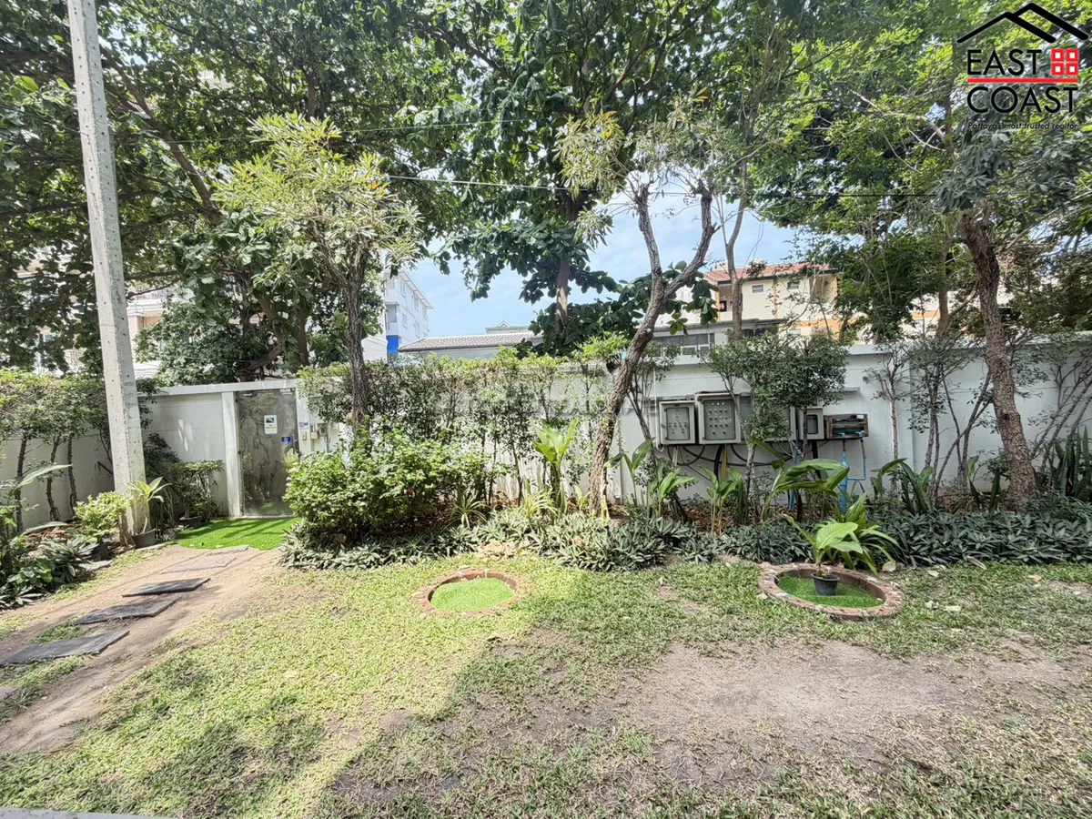 Garden View Corner 1 Bed 1 Bath Condo For Sale In Pattaya City! photo 11