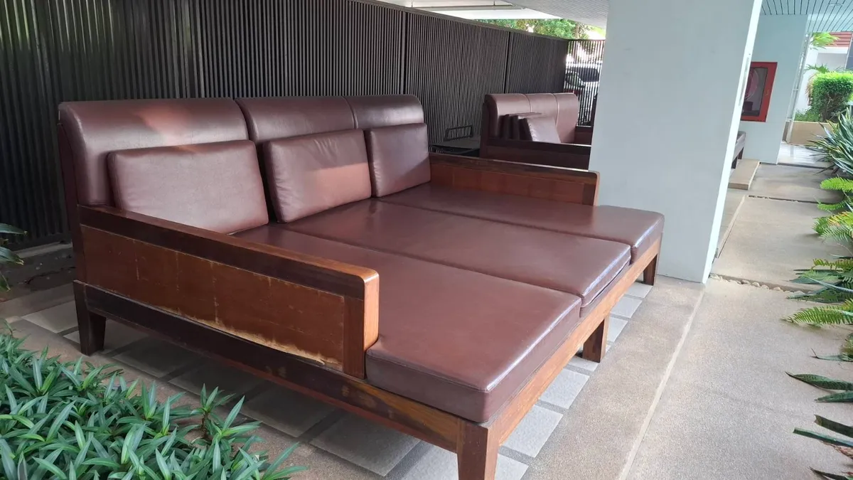 Foreign Name Renovation Opportunity – Spacious 105 sqm 1-Bedroom Two Bathroom Condo photo 23