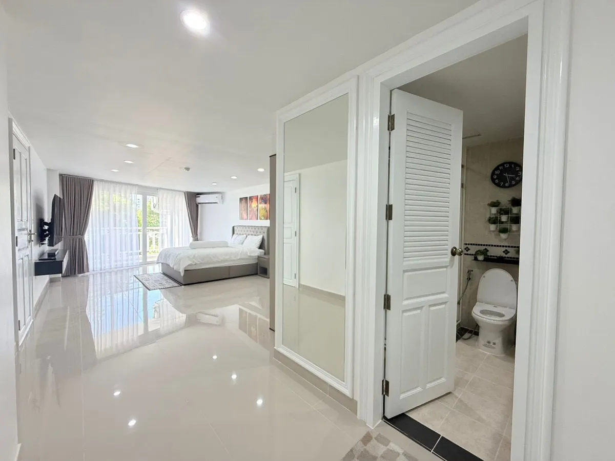 Newly Renovated 3 Bedrooms 2 Bathroom Condo for Sale photo 8