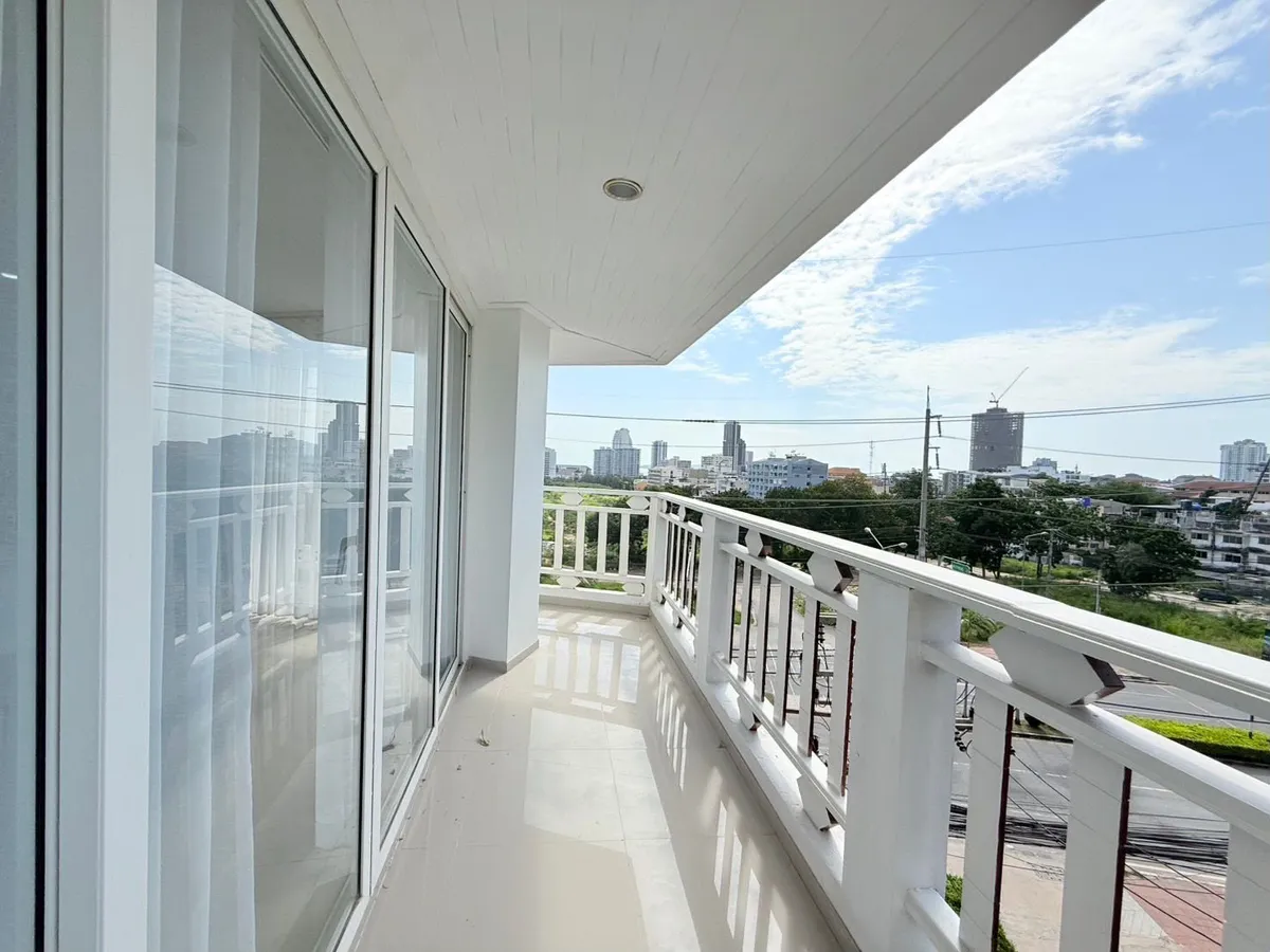 Newly Renovated 3 Bedrooms 2 Bathroom Condo for Sale photo 11