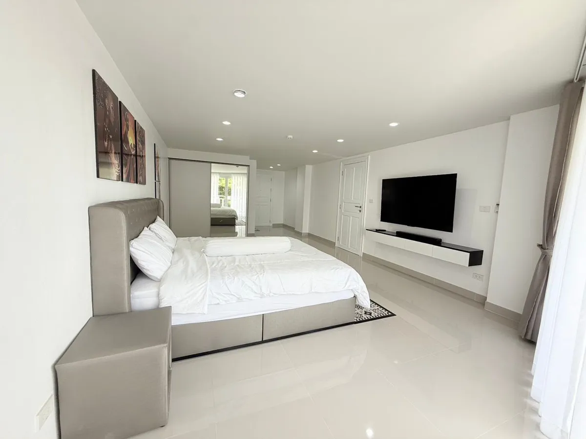 Newly Renovated 3 Bedrooms 2 Bathroom Condo for Sale photo 20