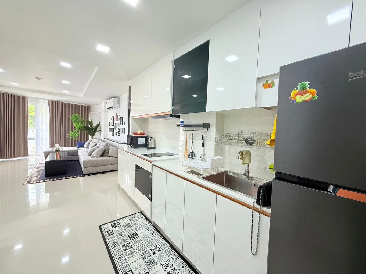 Newly Renovated 3 Bedrooms 2 Bathroom Condo for Sale photo 17