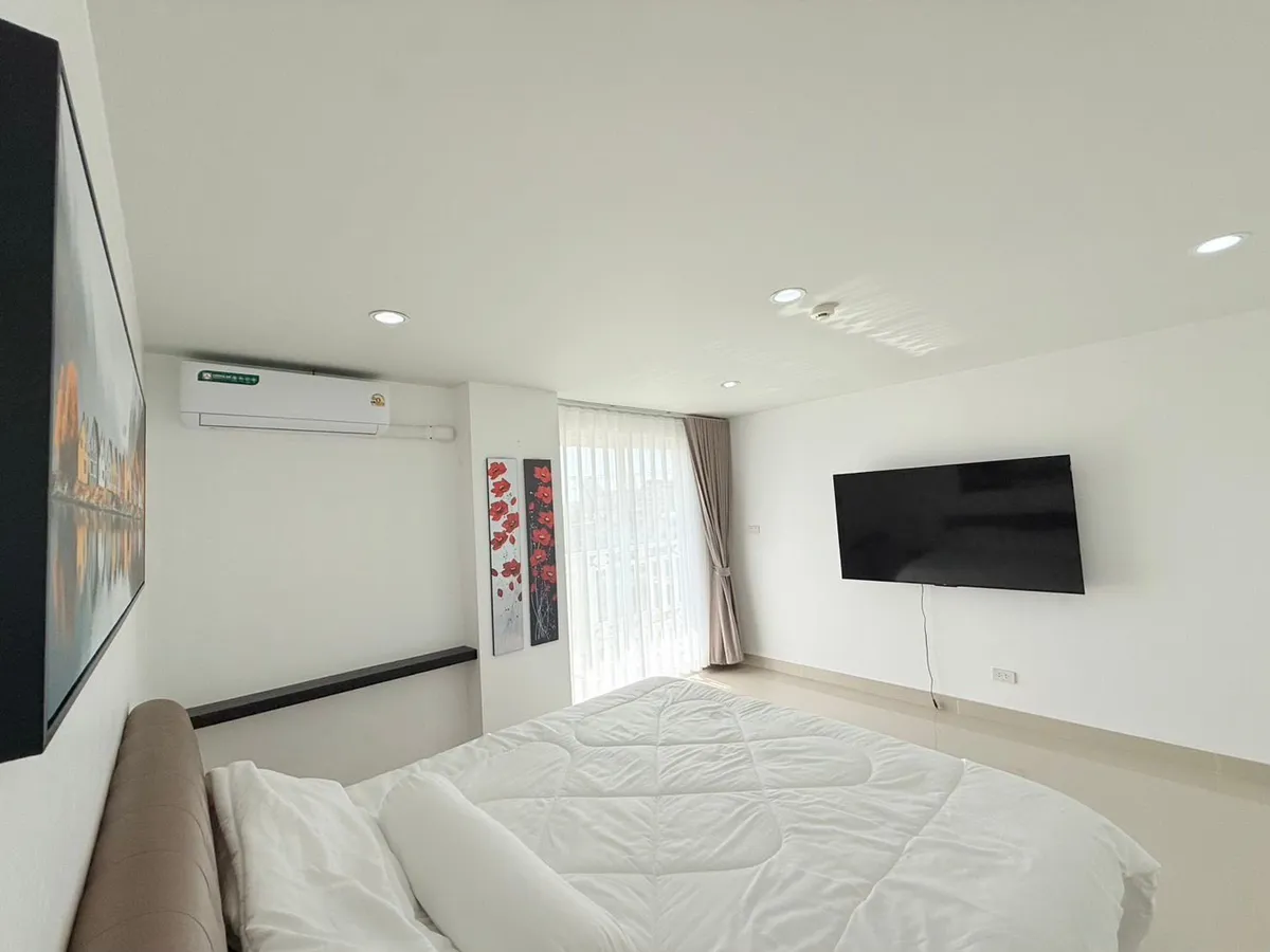 Newly Renovated 3 Bedrooms 2 Bathroom Condo for Sale photo 9