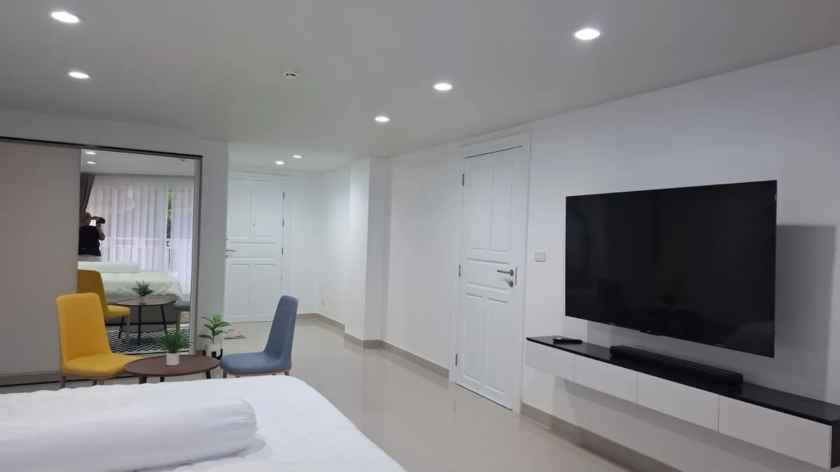 Newly Renovated 3 Bedrooms 2 Bathroom Condo for Sale photo 13