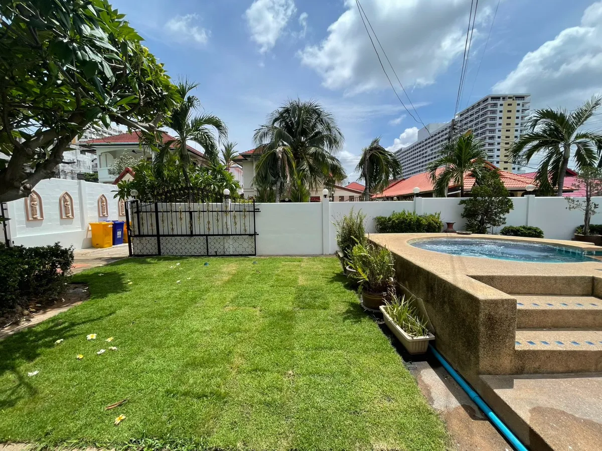 Royal Park Village