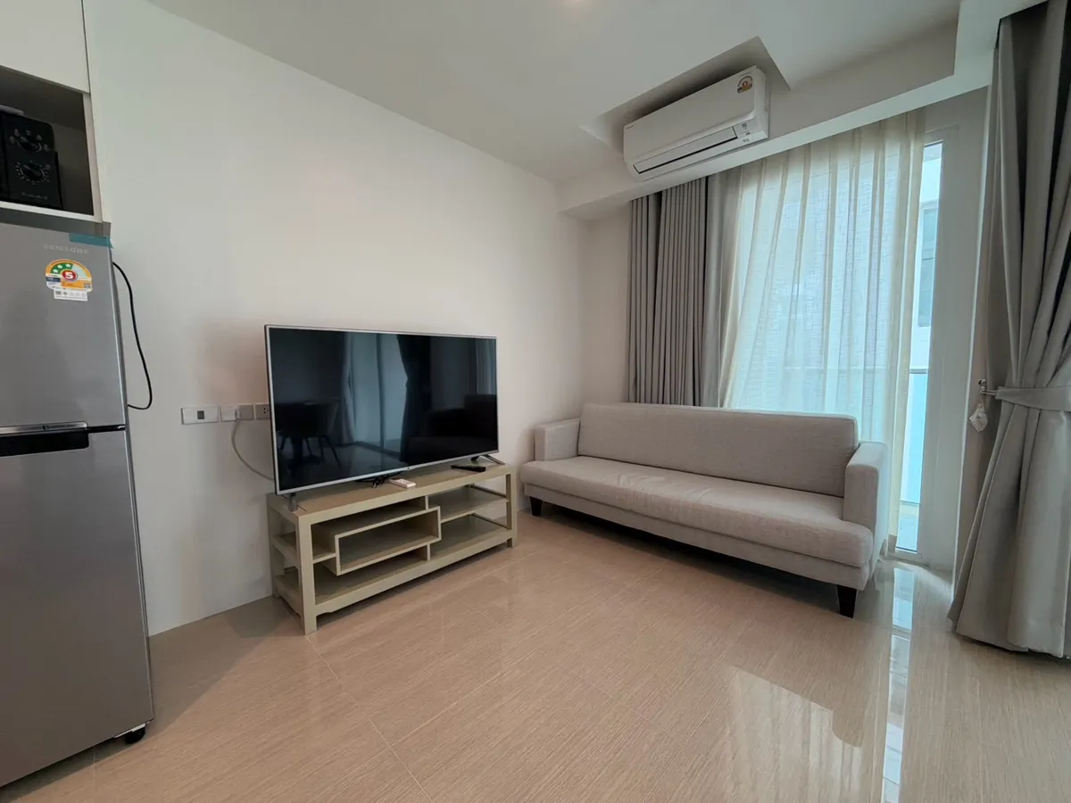 Stylish studio at The Elegance condo for sale photo 5