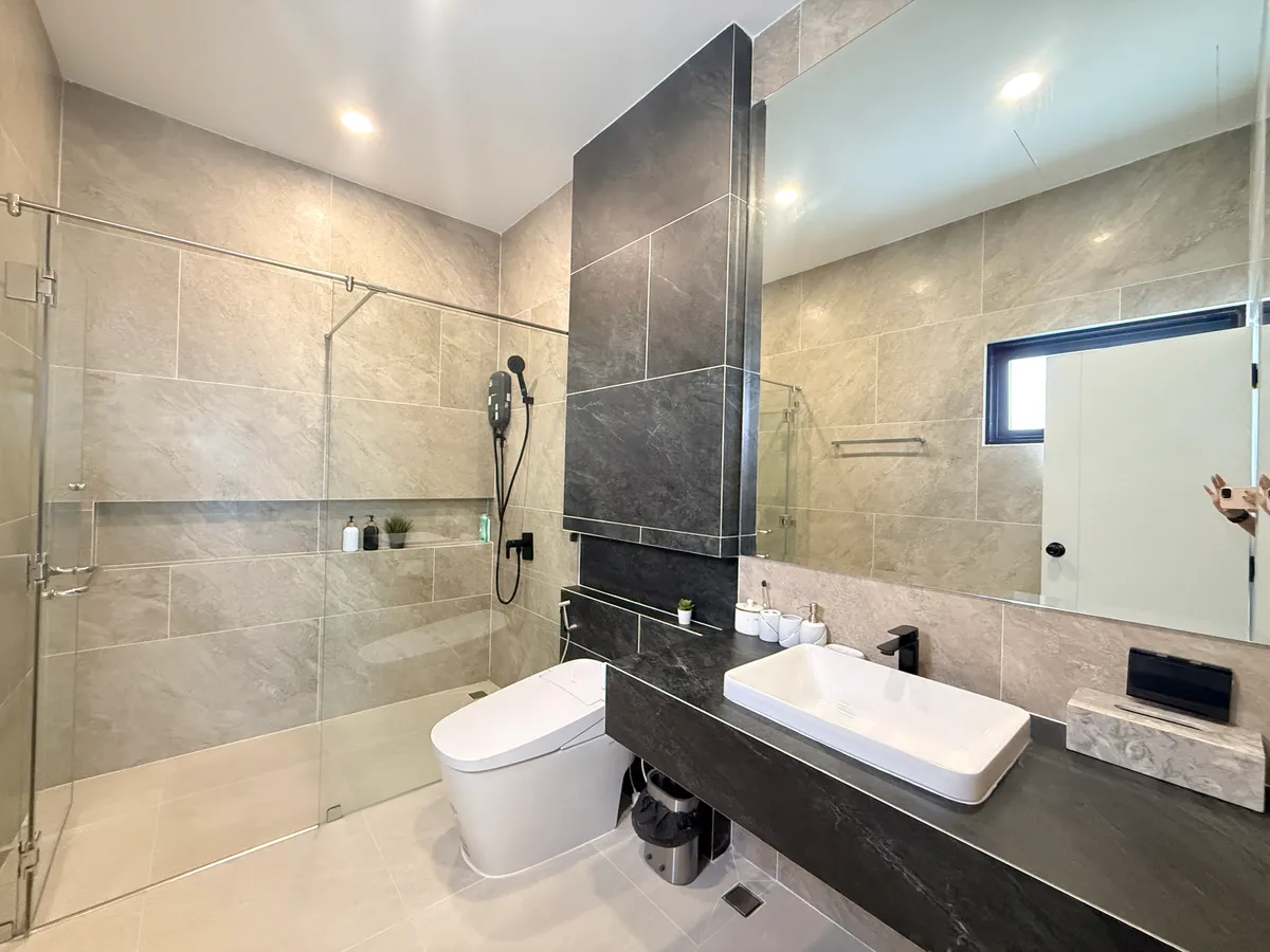 Beautiful corner villa with private pool, offering privacy, comfort, and excellent rental potential. photo 19