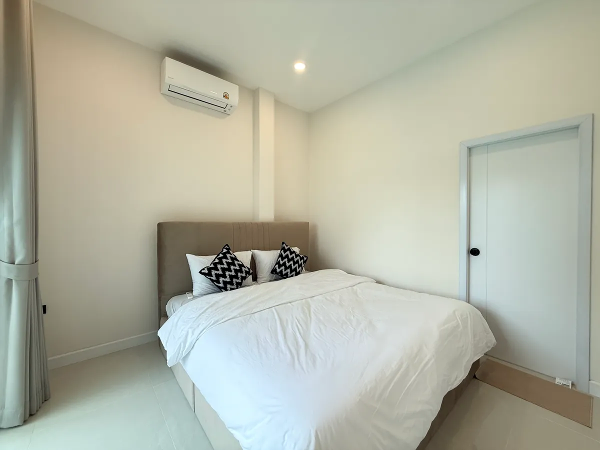Beautiful corner villa with private pool, offering privacy, comfort, and excellent rental potential. photo 16