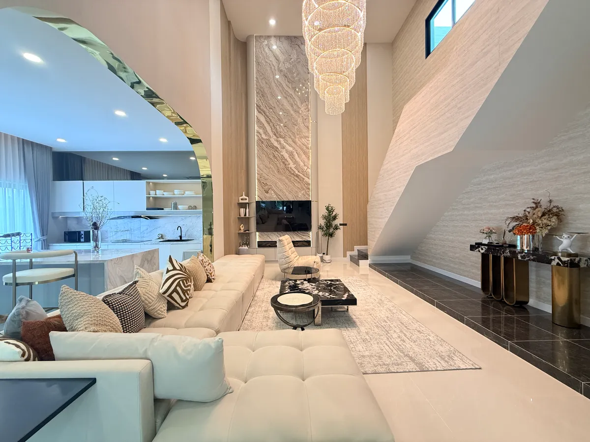Beautiful corner villa with private pool, offering privacy, comfort, and excellent rental potential. photo 4