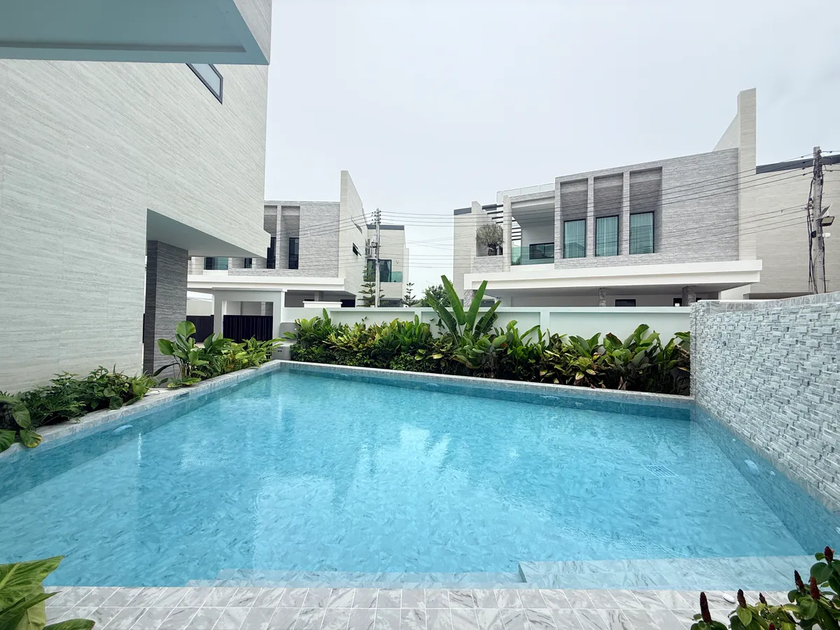 Beautiful corner villa with private pool, offering privacy, comfort, and excellent rental potential. photo 2
