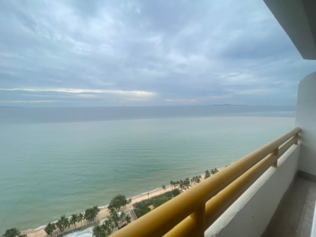 Sunshine Beach condotel in Nojomtien For Sale photo 11