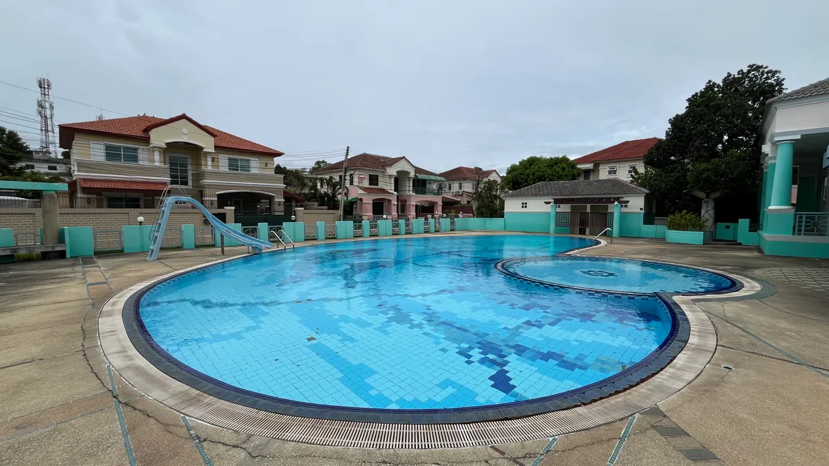 5 Bedrooms 4 Bedrooms in Central pattaya